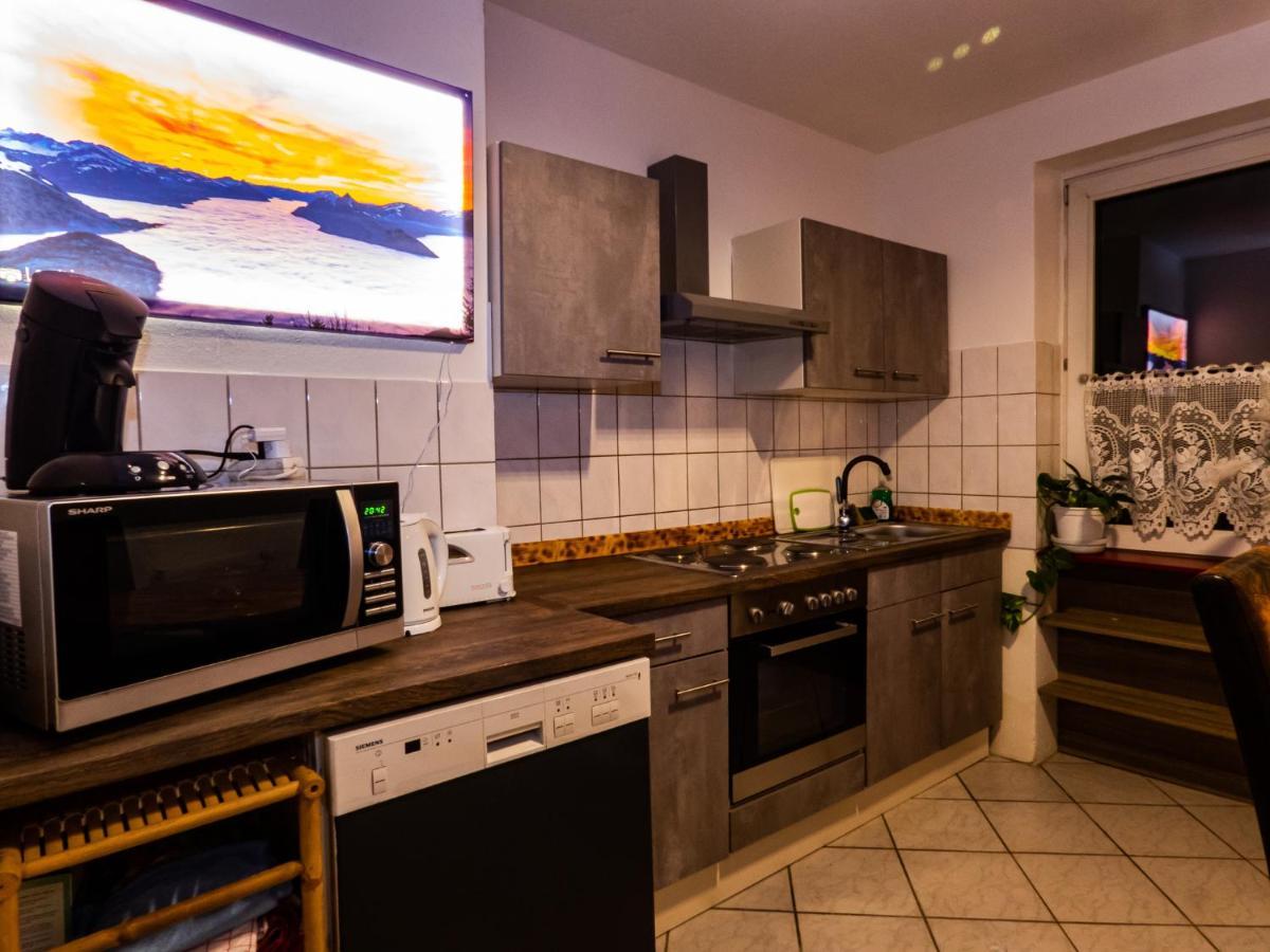 #121 Grosse, Gemuetliche Wohnung In Remscheid-City Exterior photo